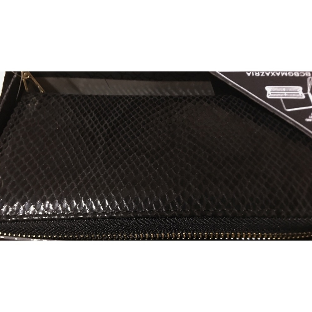 BCBGMaxAzria Black Snake Print Zippy Wristlet Wallet - Picture 3 of 8
